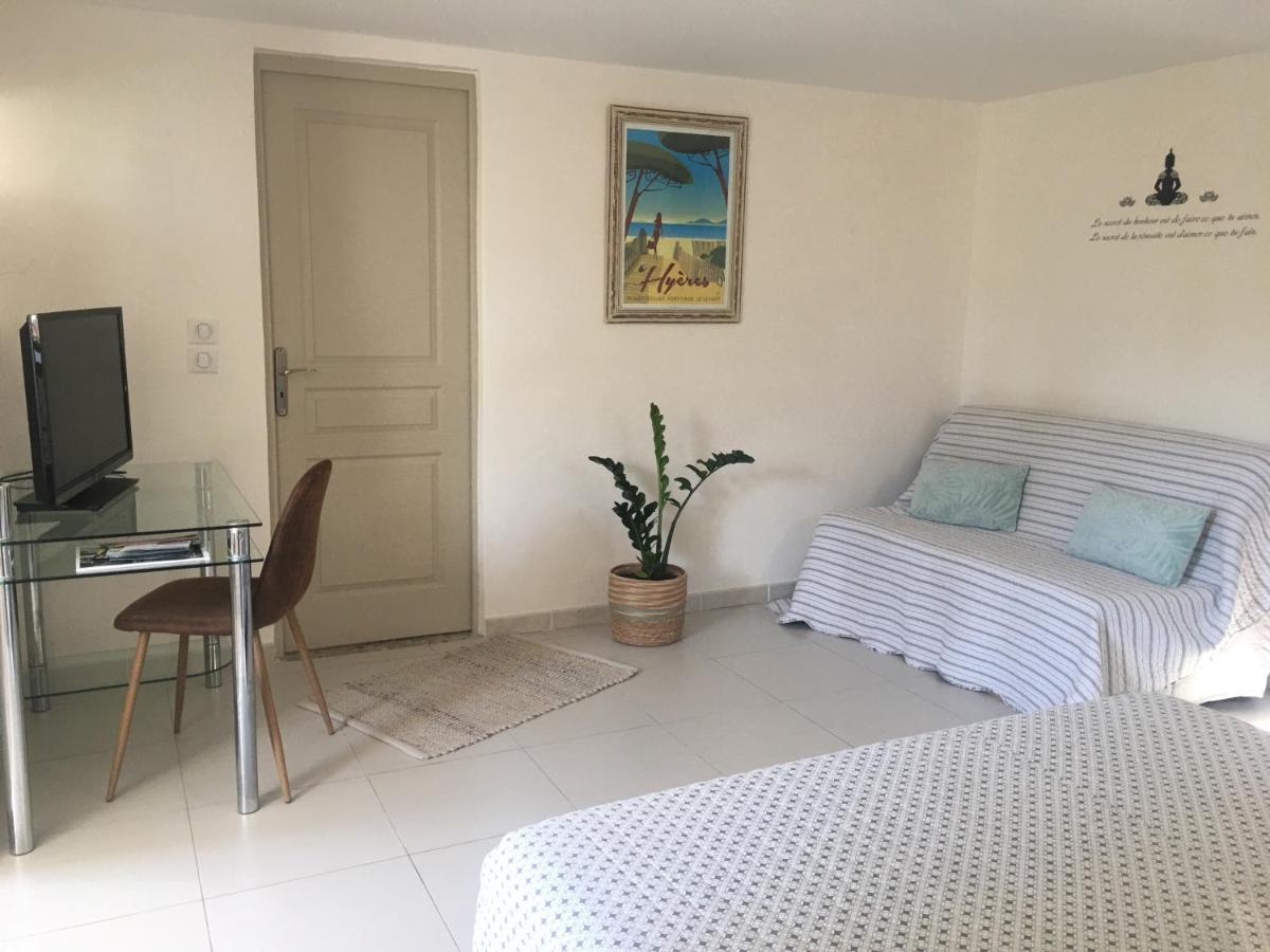 Appartement Dans La Colline Belgentier Εξωτερικό φωτογραφία