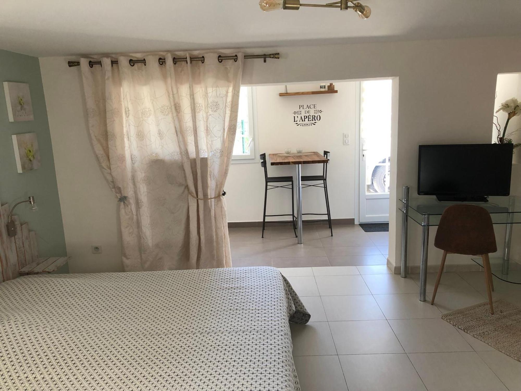 Appartement Dans La Colline Belgentier Εξωτερικό φωτογραφία