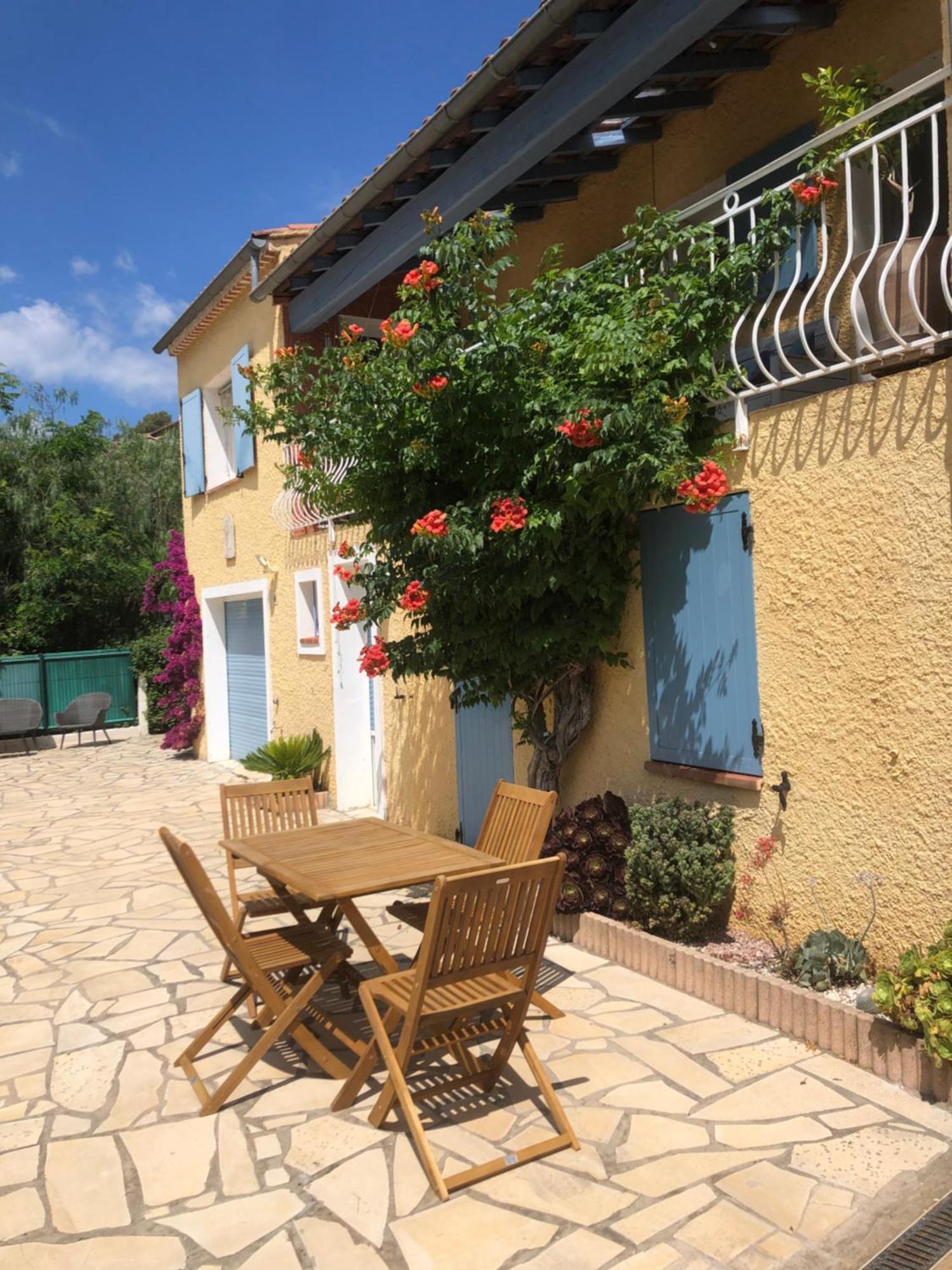 Appartement Dans La Colline Belgentier Εξωτερικό φωτογραφία