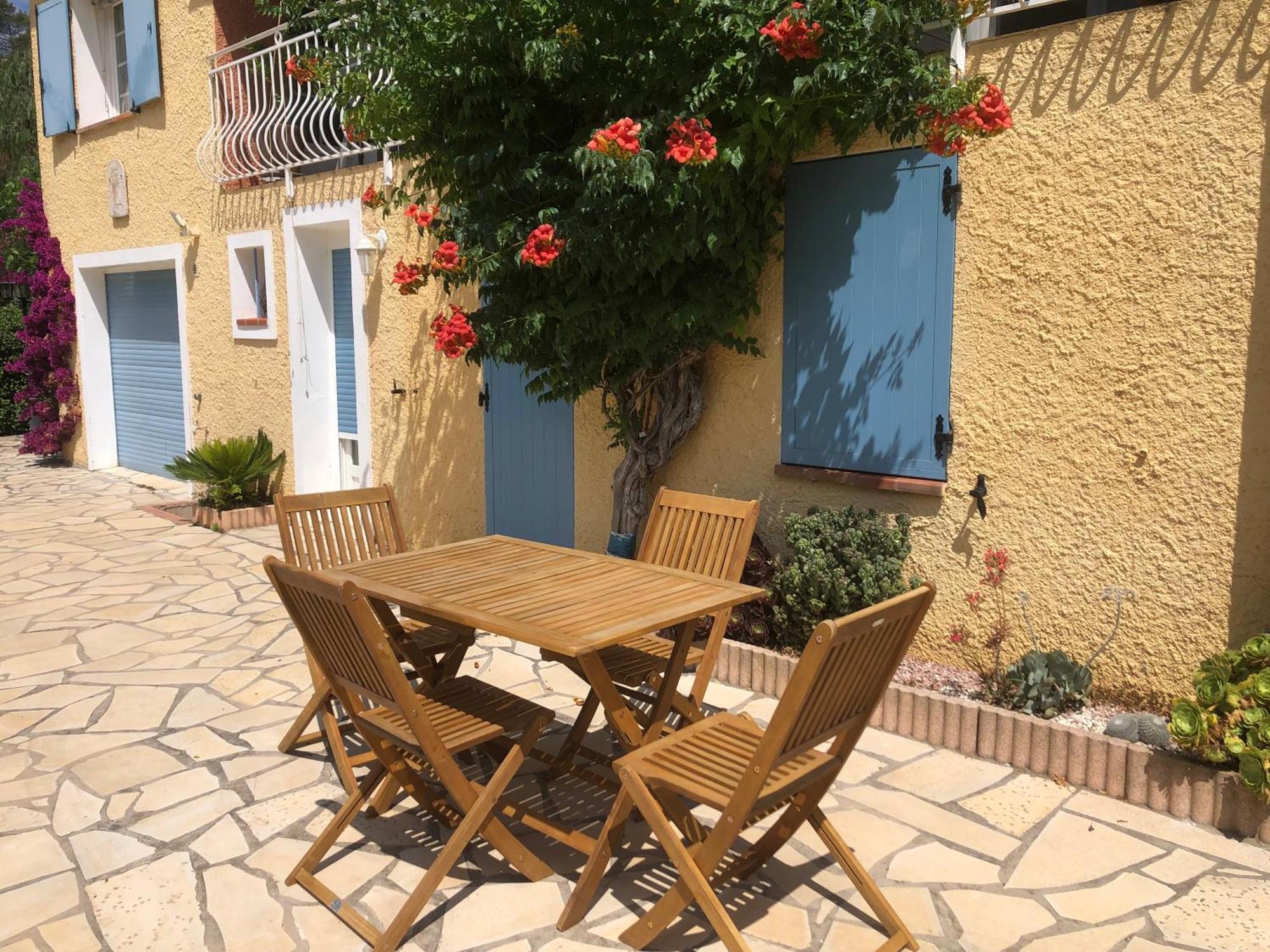 Appartement Dans La Colline Belgentier Εξωτερικό φωτογραφία